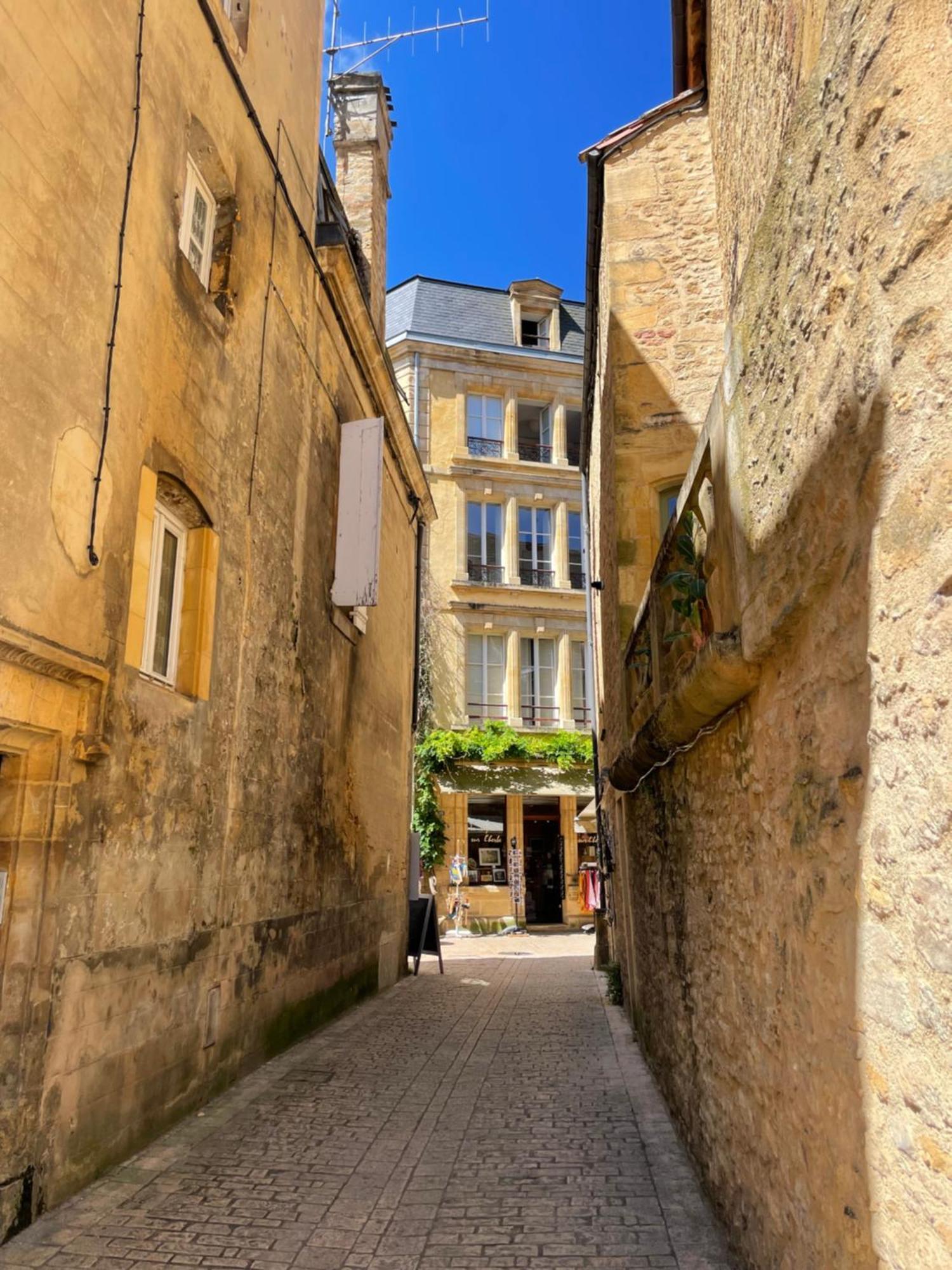 Au Coeur Du Centre Historique De Sarlat Apartment Exterior foto